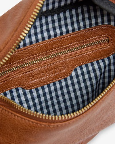 closer look to the open Alamo Sling - Tan Pebble