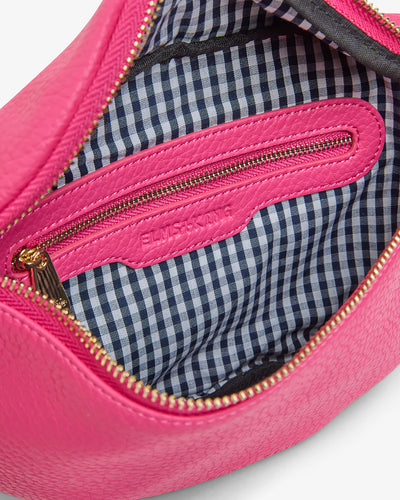 closer look of Alamo Sling - Fuchsia inside design and zipper