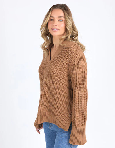 Woman wearing Carlton Knit in toasted coconut colour and denim pants