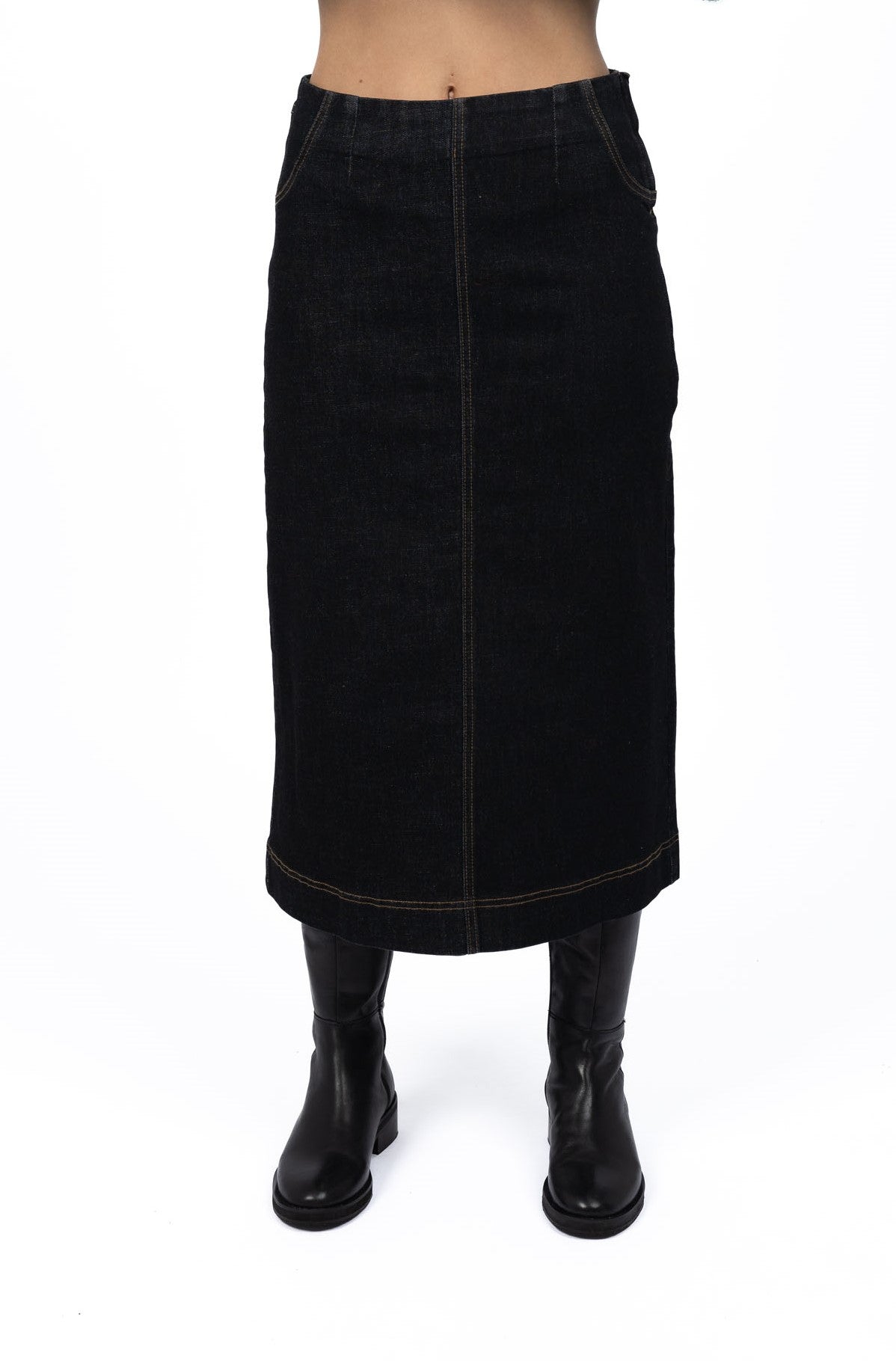 Humidity Lifestyle Nevada Skirt in Black Front view